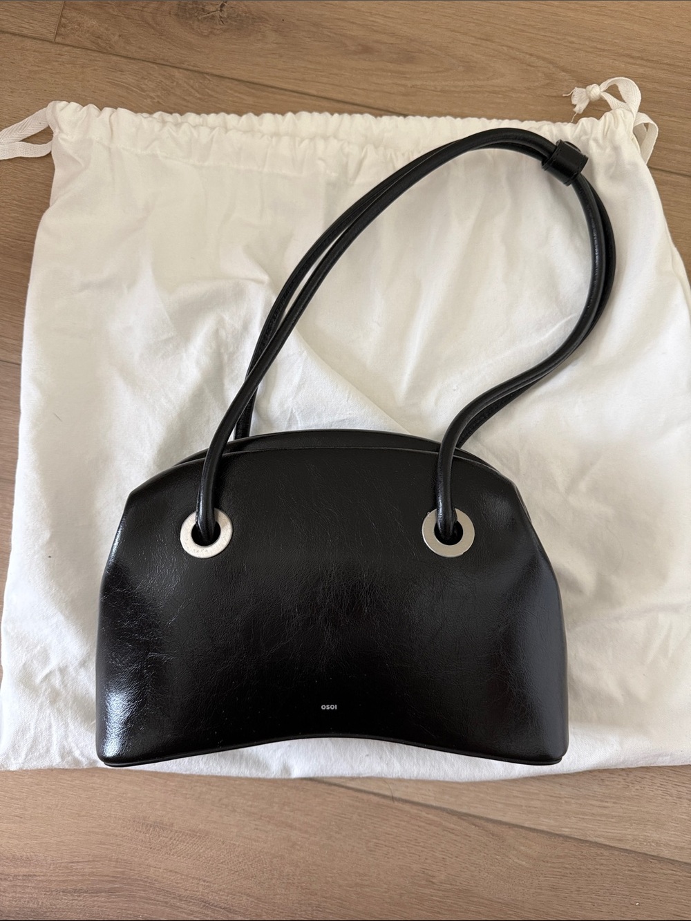 Osoi Circle Brot Bag - Black Leather Shoulder Bag